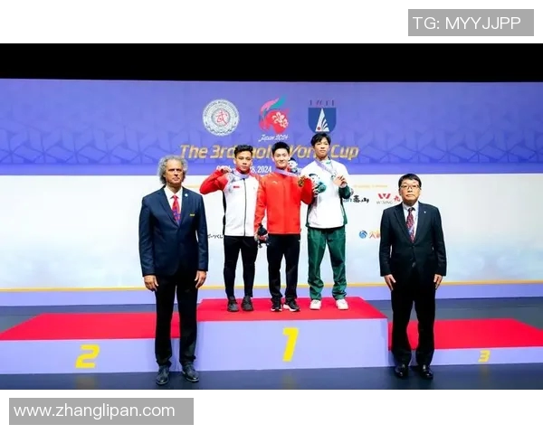 中国健将征战铁人三项世界杯，天气恶劣仍勇夺冠军