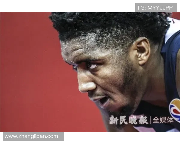 球星家庭生活大揭秘：亲密时刻与背后不为人知的温馨故事